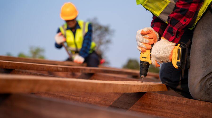 Professional residential roofers in Commiskey, IN